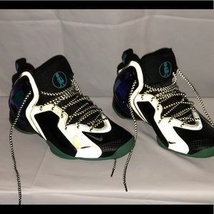 Nike Penny Hardaway’s. Glow in the dark reflectors